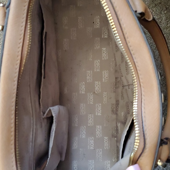 Handbag - Picture 2 of 3